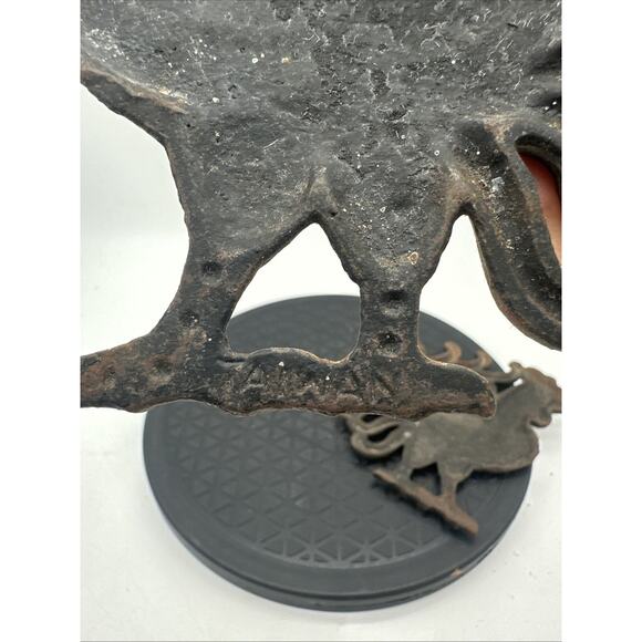 Set Of Two Vintage Cast Iron Chicken Wall art or Trivet - Picture 5 of 5